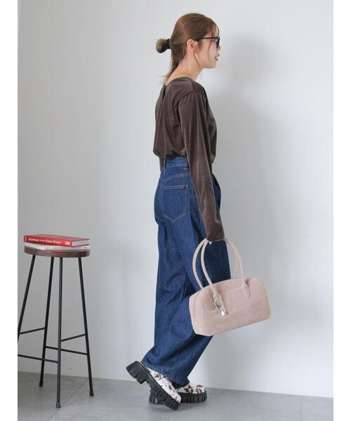 ehka sopo（エヘカソポ）の「チャーム付きエコスウェードボストン（ハンドバッグ・レディース・ブラウン/グリーン/ベージュ・F）」の11枚目の写真