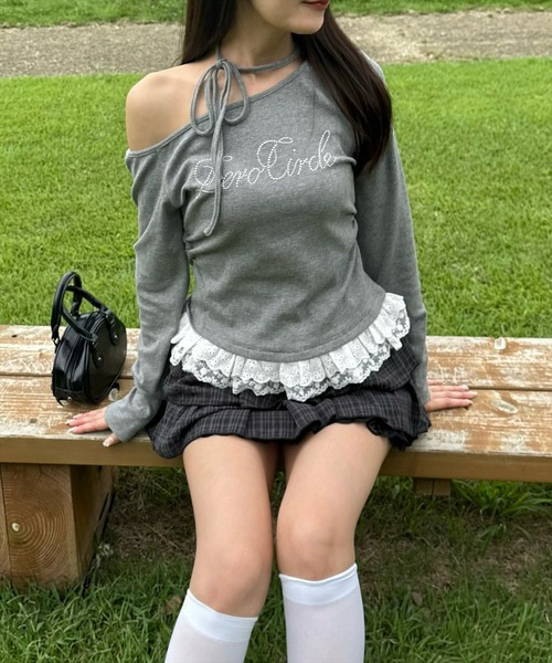 clear（クリア）の「レースフリルロゴ入りレイヤード風長袖カットソー［韓国ファッション ガーリー］（Tシャツ/カットソー・レディース・ブラック/アイボリー/ブラウン/グレー・F）」の3枚目の写真