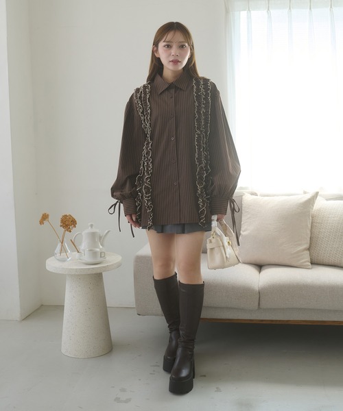 Ambre Neige（アンブルネージュ）の「stripe flill over shirt tunic / ストライプフリルオーバーシャツチュニック（シャツ/ブラウス・レディース・ベージュ/ダークブラウン/サックスブルー・FREE）」の9枚目の写真