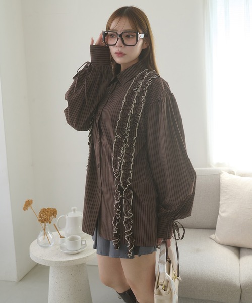 Ambre Neige（アンブルネージュ）の「stripe flill over shirt tunic / ストライプフリルオーバーシャツチュニック（シャツ/ブラウス・レディース・ベージュ/ダークブラウン/サックスブルー・FREE）」の17枚目の写真