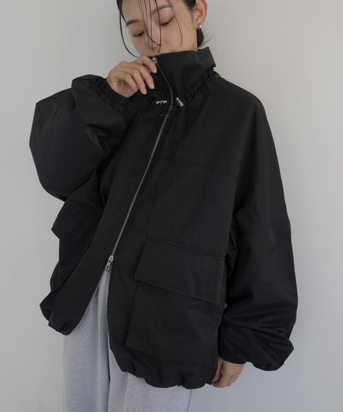 hellam（へラム）の「合繊ツイル スタンドカラージップブルゾン（その他アウター・レディース・ブラック/グレイッシュベージュ/オフホワイト/ブラウン・FREE）」の9枚目の写真