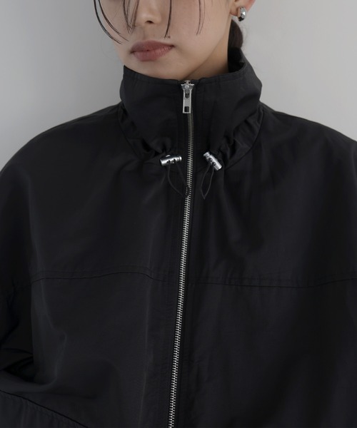 hellam（へラム）の「合繊ツイル スタンドカラージップブルゾン（その他アウター・レディース・ブラック/グレイッシュベージュ/オフホワイト/ブラウン・FREE）」の15枚目の写真