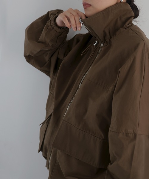 hellam（へラム）の「合繊ツイル スタンドカラージップブルゾン（その他アウター・レディース・ブラック/グレイッシュベージュ/オフホワイト/ブラウン・FREE）」の21枚目の写真