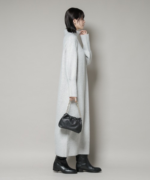 NANO universe(ナノユニバース)の「エアリーヤーン畦編タートルニットマキシワンピース(ワンピース・レディース・ブルー/ライトグレー/チャコール・FREE)」の9枚目の写真