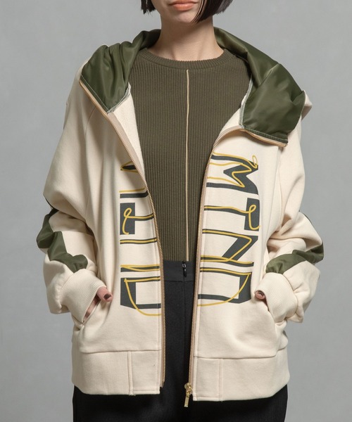 MARECHAL TERRE（マルシャルテル）の「ロゴフーディー（パーカー・レディース・アイボリー/グレー/ブラック/ブラウン・MEDIUM）」の2枚目の写真