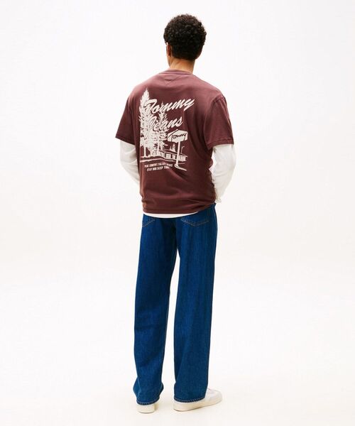 tommy jeans(トミー ジーンズ)の「リラックスノベルティTシャツ(Tシャツ/カットソー・メンズ・ブラウン系その他/オレンジ系その他3・LARGE/MEDIUM/SMALL/X-LARGE/X-SMALL)」の5枚目の写真