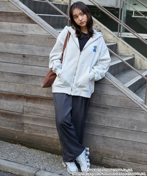 ANGEL BLUE(エンジェルブルー)の「【ANGEL BLUE】別注 エンジェルブルー グラフィック刺繍ジップアップパーカー(パーカー・レディース・ブラック系/グレー系/スミクロ/オートミール・L/M)」の11枚目の写真