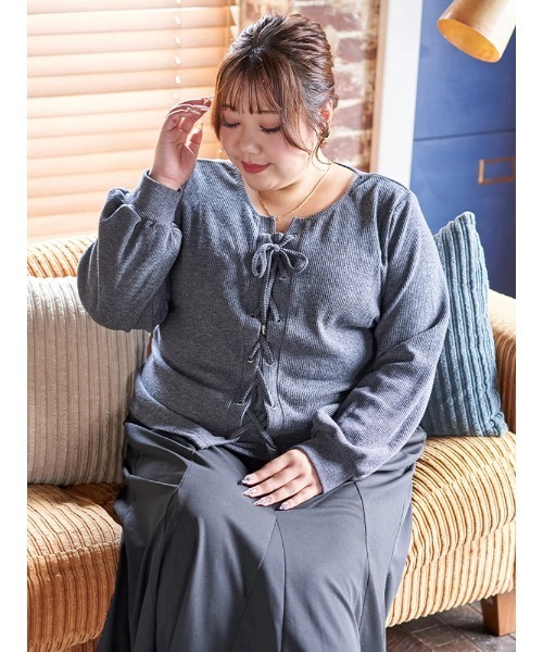 Re-J&SUPURE(リジェイアンドスプル)の「【大きいサイズ】【Kannaコラボ】リブレースアッププルオーバー(Tシャツ/カットソー・レディース・ダークグレー/ブラック・XX-LARGE/XXX-LARGE/XXXX-LARGE)」の1枚目の写真