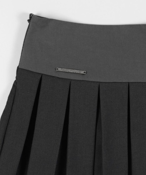FANCY CLUB(ファンシークラブ)の「A'GEM/9 × .kom 『FANCY CLUB/ファンシークラブ』 CLASSIC BUCKLE PLEATS MIDI SKIRT/バックルプリーツスカート(スカート・レディース・グレー/ブラック・FREE)」の19枚目の写真