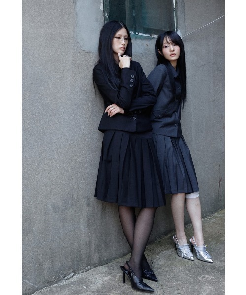 FANCY CLUB(ファンシークラブ)の「A'GEM/9 × .kom 『FANCY CLUB/ファンシークラブ』 CLASSIC BUCKLE PLEATS MIDI SKIRT/バックルプリーツスカート(スカート・レディース・グレー/ブラック・FREE)」の13枚目の写真