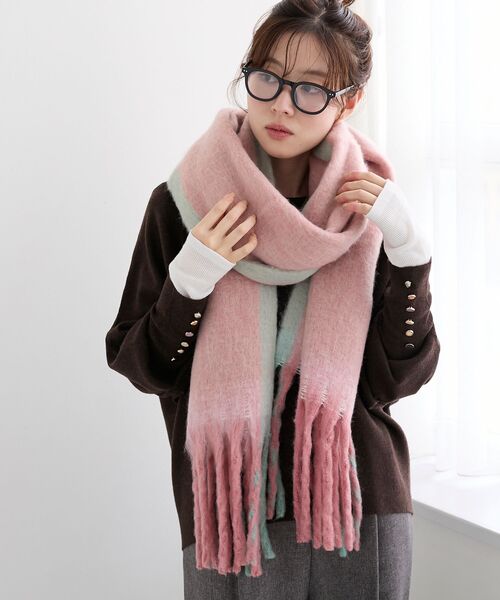 le.coeur blanc（ルクールブラン）の「《WEB限定アイテム》MIXカラーフリンジマフラー（マフラー・レディース・オフホワイト/グレー/ピンク・FREE）」の18枚目の写真