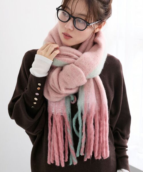 le.coeur blanc（ルクールブラン）の「《WEB限定アイテム》MIXカラーフリンジマフラー（マフラー・レディース・オフホワイト/グレー/ピンク・FREE）」の19枚目の写真