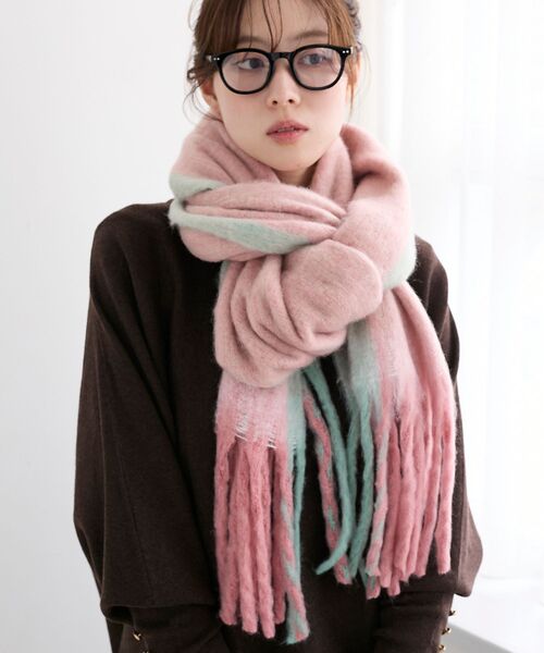 le.coeur blanc（ルクールブラン）の「《WEB限定アイテム》MIXカラーフリンジマフラー（マフラー・レディース・オフホワイト/グレー/ピンク・FREE）」の20枚目の写真