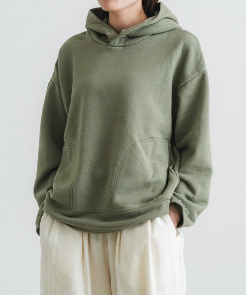 quadro(クオドロ)の「コーデュラヘビー裏毛プルパーカー(Tシャツ/カットソー・レディース・ライトカーキ/チャコール/ベージュ/オートミール・FREE)」の16枚目の写真