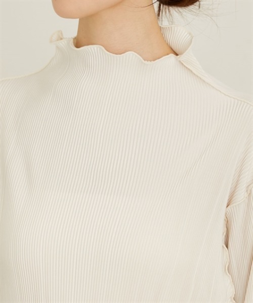 nissen（ニッセン）の「袖配色メローネックトップス（Tシャツ/カットソー・レディース・アイボリー/グレイッシュベージュ/チャコール・M/L）」の18枚目の写真