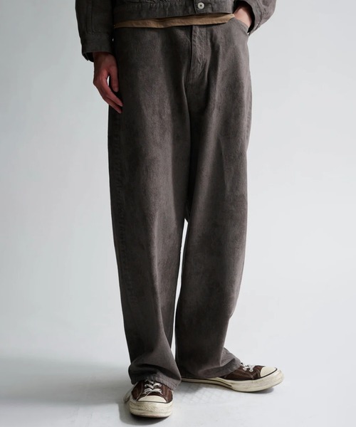 INSCRIRE(アンスクリア)の「Color Denim Balloon Pants(デニムパンツ・メンズ・ブラック/ブラウン・30/32)」の13枚目の写真