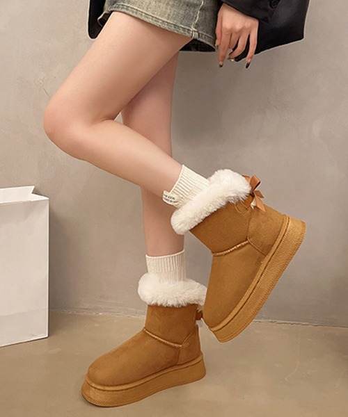 shoes365（シューズスリーシックスファイヴ）の「バックリボン　ムートンブーツ (AW)（ブーツ・レディース・ブラック/ホワイト/ブラウン・23.0cm/23.5cm/24.5cm/25.0cm/25.5cm）」の2枚目の写真