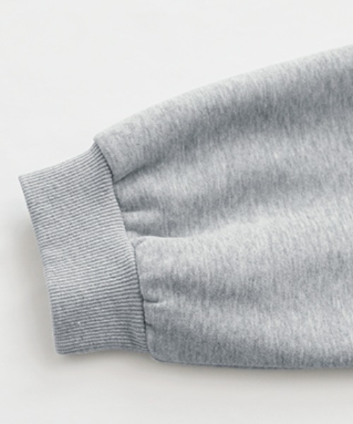 COCOMOMO(ココモモ)の「ロゴ刺繍オーバーサイズスウェット ビッグシルエット スウェット ボリューム袖 ロゴスウェット トレーナー オーバーサイズ スウェットトレーナー 長袖 秋服 冬服(スウェット・レディース・ダークグレー/ライトグレー/ブラウン・FREE)」の11枚目の写真