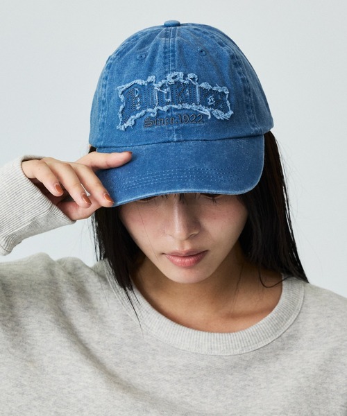 Dickies(ディッキーズ)の「【Dickies / ディッキーズ】PIGMENT FRINGE LOGO CAP/キャップ/ユニセックス【WEB限定】(キャップ・メンズ・ブラウン/ベージュ/ブラック/ブルー・フリー)」の4枚目の写真