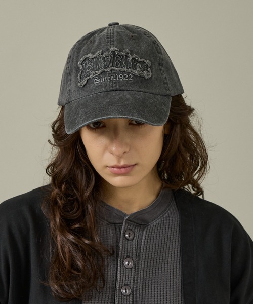 Dickies(ディッキーズ)の「【Dickies / ディッキーズ】PIGMENT FRINGE LOGO CAP/キャップ/ユニセックス【WEB限定】(キャップ・メンズ・ブラウン/ベージュ/ブラック/ブルー・フリー)」の5枚目の写真