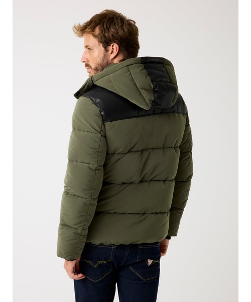 Guess（ゲス）の「OUTDOORS Puffa Jacket アウター ジャケット（その他アウター・メンズ・カーキオリーブ/ブラック・SMALL/MEDIUM/LARGE/X-LARGE/XX-LARGE）」の5枚目の写真