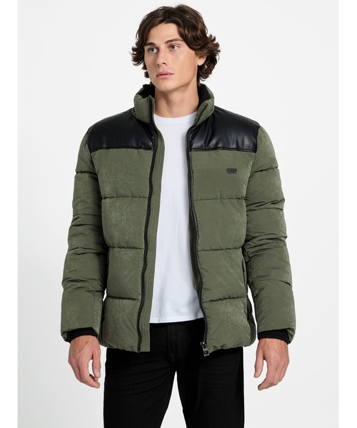 Guess（ゲス）の「OUTDOORS Puffa Jacket アウター ジャケット（その他アウター・メンズ・カーキオリーブ/ブラック・SMALL/MEDIUM/LARGE/X-LARGE/XX-LARGE）」の4枚目の写真