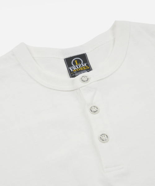 FRIZMWORKS(フリズムワークス)の「10S SOLID HENLEY NECK TEE _ WHITE(Tシャツ/カットソー・メンズ・その他・X-LARGE/SMALL/MEDIUM/LARGE)」の3枚目の写真