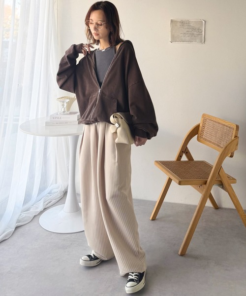 Java(ジャバ)の「《JaVa ジャバコラボ》大人の抜け感◎ニュアンス色が映える。アシッドウォッシュロゴZIPパーカー(パーカー・レディース・チャコール/ブラウン・LARGE/MEDIUM/SMALL/X-LARGE)」の21枚目の写真