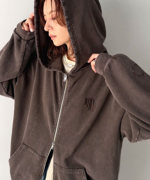 Java(ジャバ)の「《JaVa ジャバコラボ》大人の抜け感◎ニュアンス色が映える。アシッドウォッシュロゴZIPパーカー(パーカー・レディース・チャコール/ブラウン・LARGE/MEDIUM/SMALL/X-LARGE)」の14枚目の写真