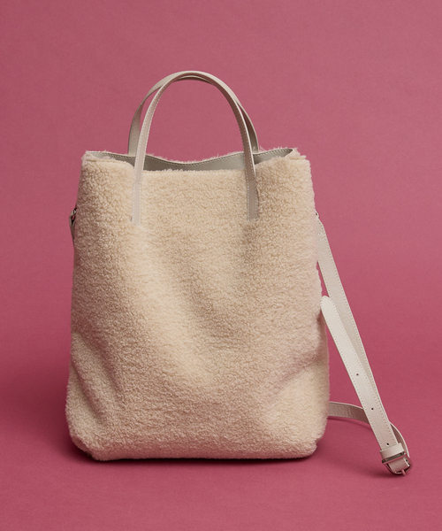 collex（コレックス）の「2WAYリバーシブルボアトートバッグ（トートバッグ・レディース・ブラック/グレイッシュベージュ・フリー）」の2枚目の写真