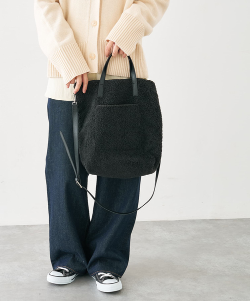 collex（コレックス）の「2WAYリバーシブルボアトートバッグ（トートバッグ・レディース・ブラック/グレイッシュベージュ・フリー）」の7枚目の写真