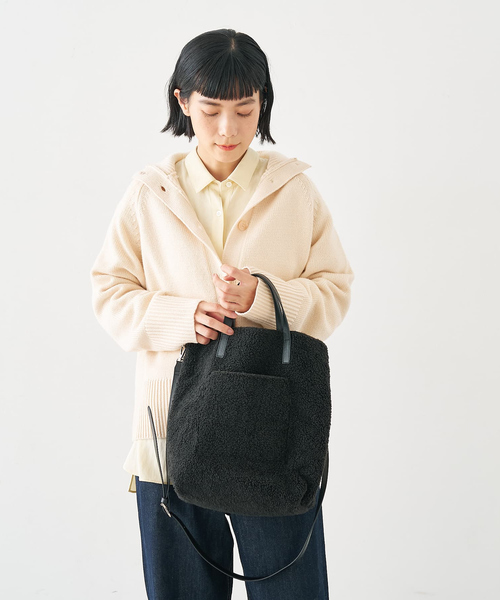 collex（コレックス）の「2WAYリバーシブルボアトートバッグ（トートバッグ・レディース・ブラック/グレイッシュベージュ・フリー）」の8枚目の写真