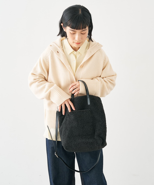 collex（コレックス）の「2WAYリバーシブルボアトートバッグ（トートバッグ・レディース・ブラック/グレイッシュベージュ・フリー）」の9枚目の写真
