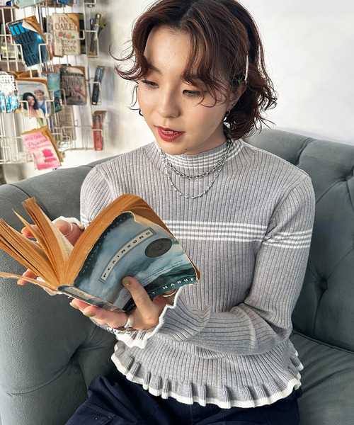 DOUBLE NAME（ダブルネーム）の「ラインハイネックフリルニット（ニット/セーター・レディース・ブラウン/オフホワイト/グレー・FREE）」の7枚目の写真