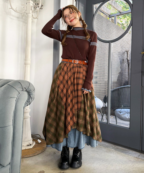 DOUBLE NAME（ダブルネーム）の「ラインハイネックフリルニット（ニット/セーター・レディース・ブラウン/オフホワイト/グレー・FREE）」の15枚目の写真