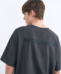 INSILENCE（インサイロンス）の「BACK PRINTED LOGO T-SHIRT CHARCOAL（Tシャツ/カットソー・メンズ）」