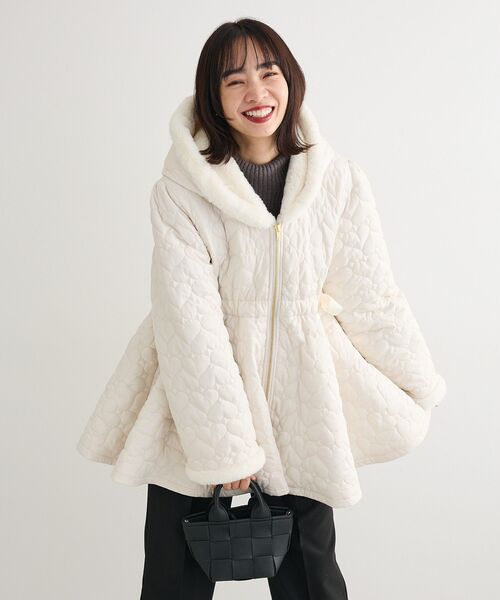 Green　Parks（グリーンパークス）の「・swing by ハートキルトフレアコート（その他アウター・レディース・アイボリー/チャコールグレー・FREE）」の3枚目の写真