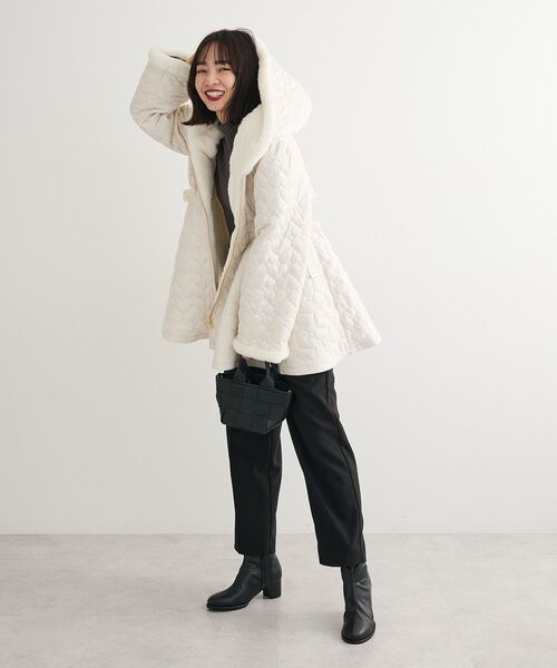 Green　Parks（グリーンパークス）の「・swing by ハートキルトフレアコート（その他アウター・レディース・アイボリー/チャコールグレー・FREE）」の6枚目の写真