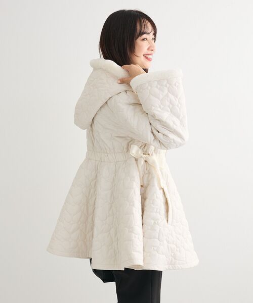 Green　Parks（グリーンパークス）の「・swing by ハートキルトフレアコート（その他アウター・レディース・アイボリー/チャコールグレー・FREE）」の12枚目の写真