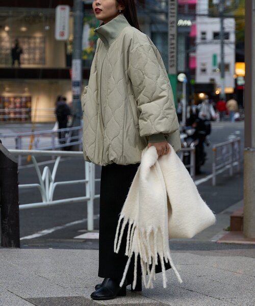 セール】【軽量/春まで使える】切り替えキルティングスタンドカラー