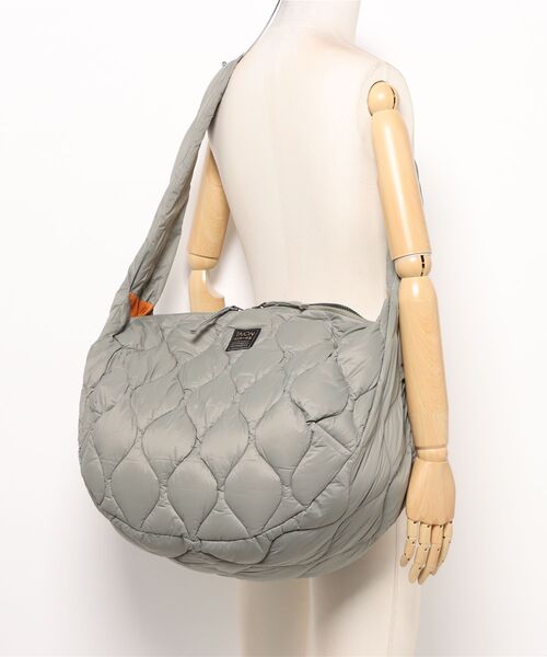 TAION（タイオン）の「MILITARY BANANA SLDR DOWN BAGL　BG02ALSML-1-L（ショルダーバッグ・メンズ・カーキ・FREE）」の5枚目の写真
