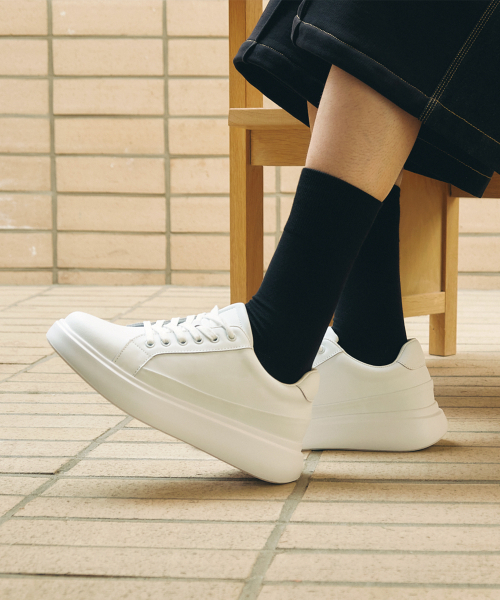 6FT(シックスフィット)の「3IN WHITE(スニーカー・レディース・その他・23cm/23.5cm/24cm/24.5cm/25cm/25.5cm/26cm/26.5cm/27cm/28cm)」の1枚目の写真
