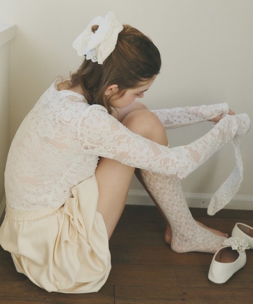 idem（イデム）の「heart lace long sleeve tops / ハート切り替えレーストップス（Tシャツ/カットソー・レディース・ブラック/ホワイト・FREE）」の12枚目の写真