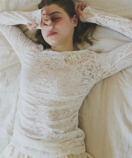 idem（イデム）の「heart lace long sleeve tops / ハート切り替えレーストップス（Tシャツ/カットソー・レディース・ブラック/ホワイト・FREE）」の13枚目の写真