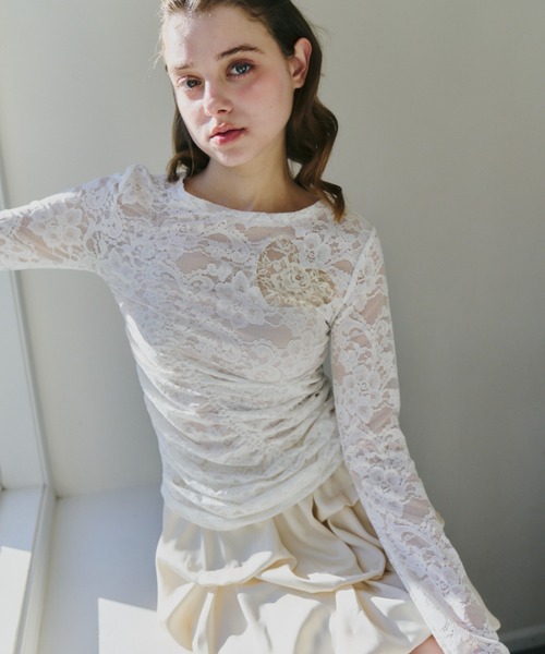 idem（イデム）の「heart lace long sleeve tops / ハート切り替えレーストップス（Tシャツ/カットソー・レディース・ブラック/ホワイト・FREE）」の5枚目の写真