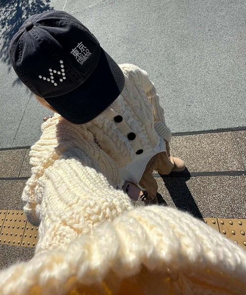 Alley Tokyo(アリートーキョー)の「レースフリルくるみボタンカーデ(ニット/セーター・レディース・オフホワイト/グレー・FREE)」の6枚目の写真