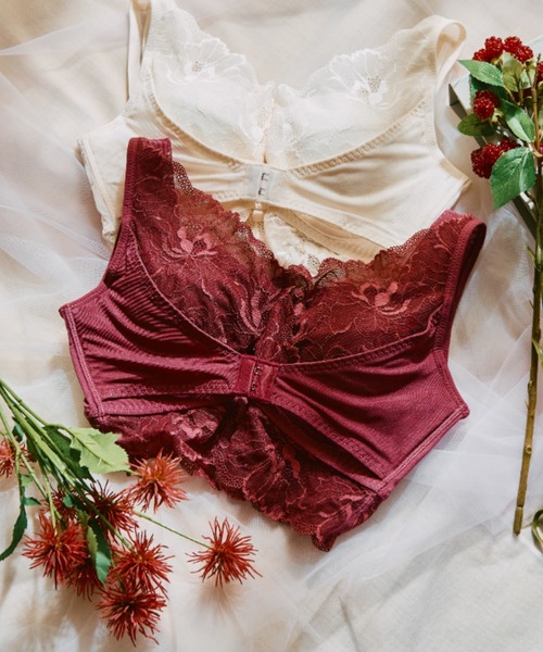 northerly（ノーザリー）の「毎日らくちん、楽しくバストケアもちもちナイトブラ【ナイト＆ディブラ】フロントホックあり（ナイトブラ・レディース・バーガンディー/ホワイト・X-LARGE/LARGE/MEDIUM）」の3枚目の写真