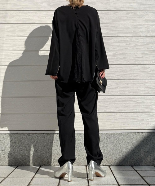 Q(キュー)の「ストレッチツイルテーパードパンツ(その他パンツ・レディース・ブラック/ベージュ・MEDIUM)」の8枚目の写真