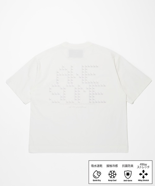 SUPERTHANKS（スーパーサンクス）の「【吸水速乾・接触冷感・抗菌防臭】バックプリントロゴTシャツ[AWESOME] Functional S/S T-shirt（Tシャツ/カットソー・メンズ・チャコールグレー/ベージュ/ブラック/ホワイト・L/M/S）」の2枚目の写真