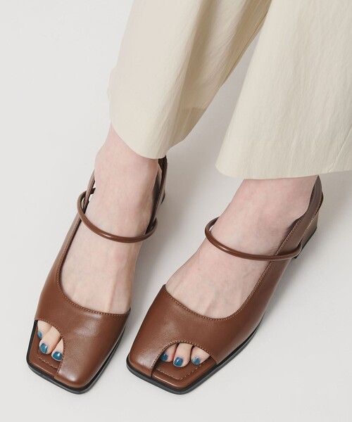 BEAUTY&YOUTH UNITED ARROWS(ビューティーアンドユースユナイテッドアローズ)の「オープントゥ バックストラップミュール サンダル(サンダル・レディース・ブラウン/シルバー・36/36h/37/37h)」の5枚目の写真